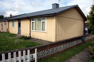 Hawksley BL8 aluminium semi-detached bungalow, Cambridgeshire | Jane Hearn