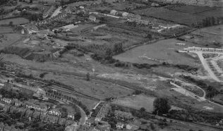 Hillside Gardens, Bocking, Essex. Summer 1946. | Mike Bardell/Simmons Aerofilms