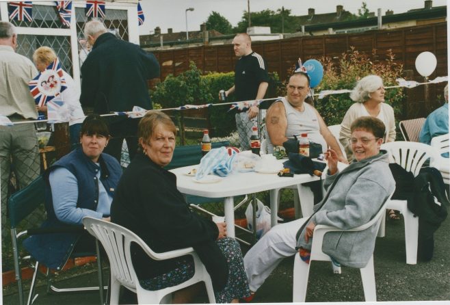 VE Day party 2005 on the Excalibur Estate | Hearn,Jane