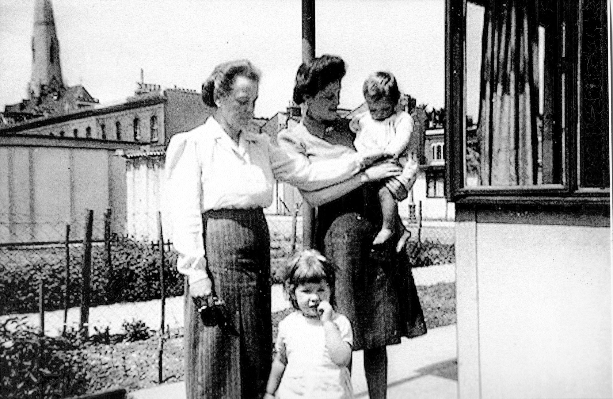 Mrs Rennie with her sister and baby. St Lawrence Road, Brixton