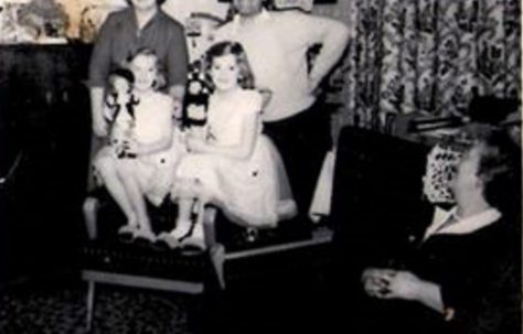 Nanny Noakes, Brenda, Jeannette and Philip Anderson. Hollyhedge Bungalows, Blackheath SE3
