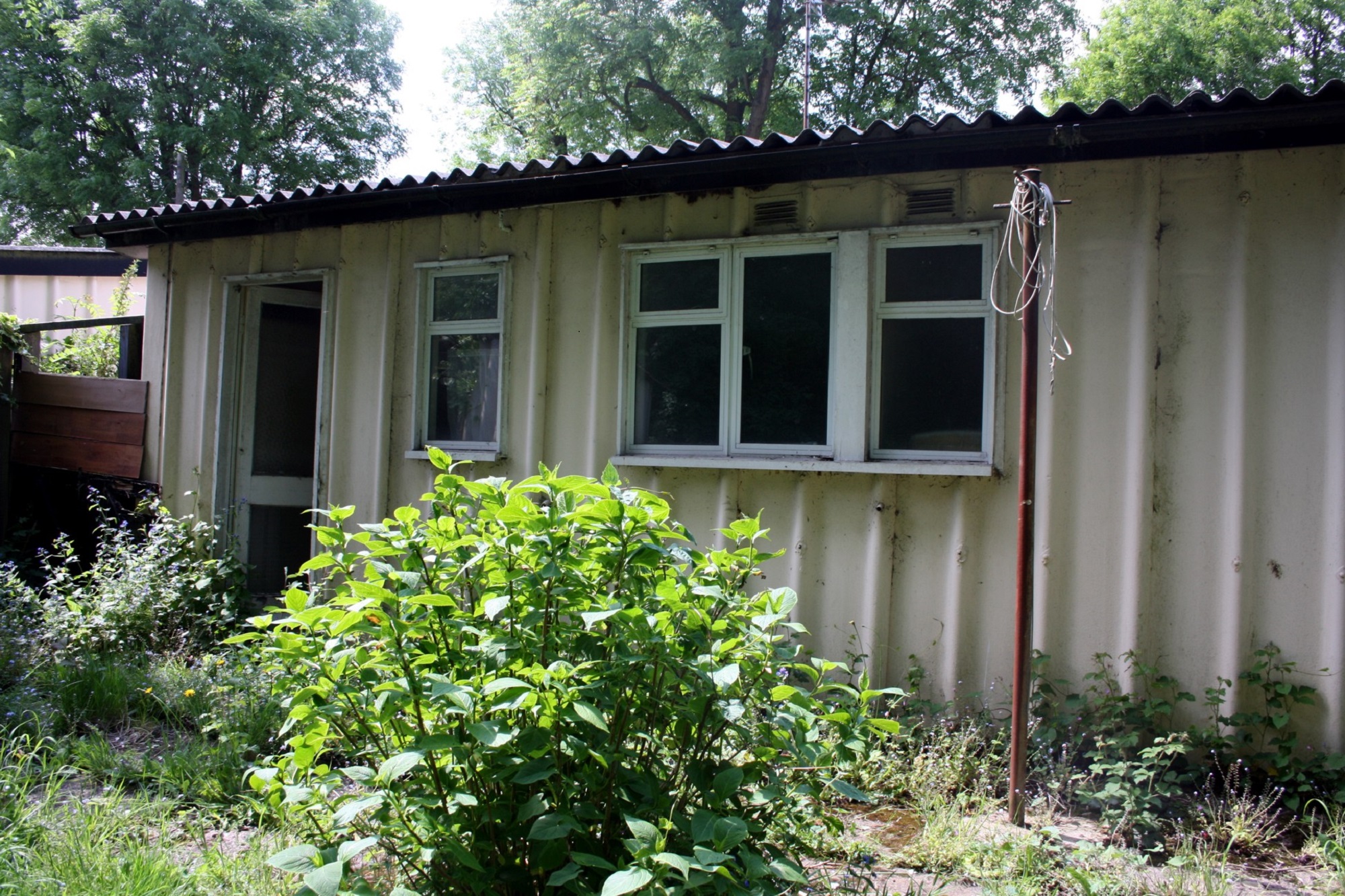 Site visit: Wake Green Road listed prefabs, Moseley. 3 June 2016 ...
