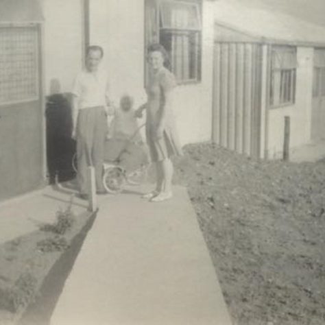 Denise and her mum and dad, Oakwood Hill, Loughton | Denise Haagman