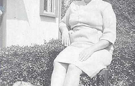 Mom. Beecher Drive, Halesowen