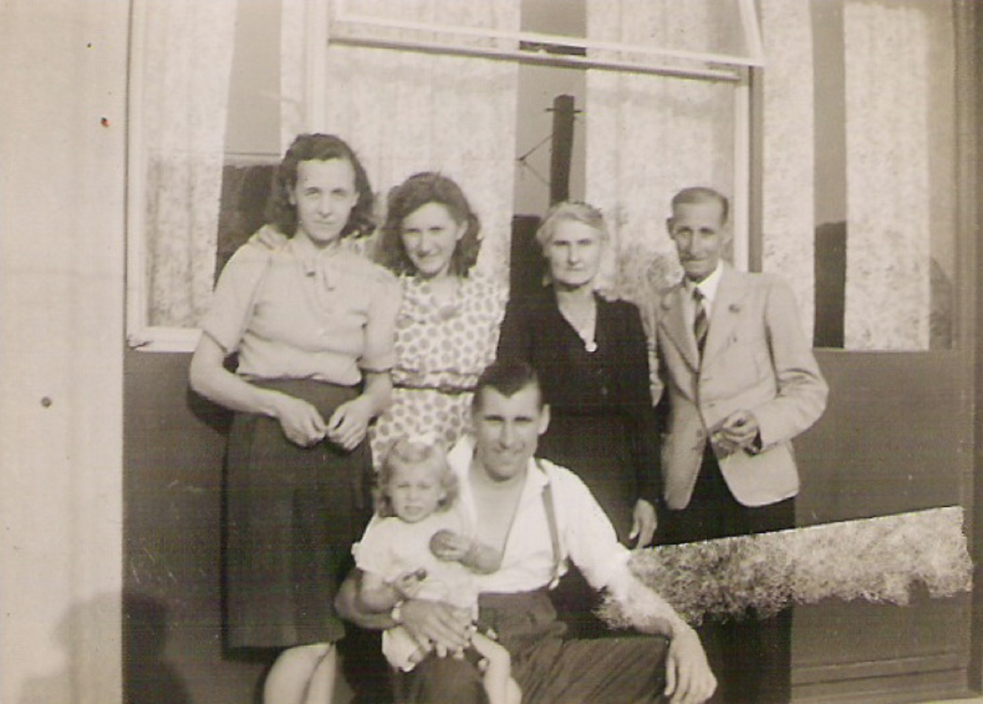 Ivy Pope, Marie Nieuwdorp, Amy and Albert Pope. Front row Robert Pope and Roberta. 849 Ripple Road
