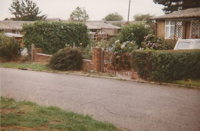 Islington Crescent prefabs, Wood End