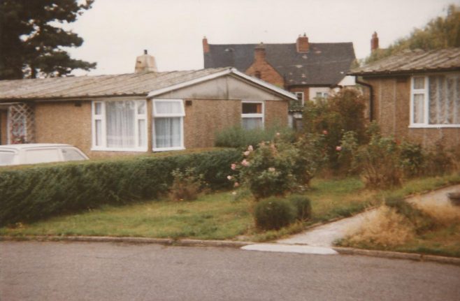 Islington Crescent prefabs, Wood End