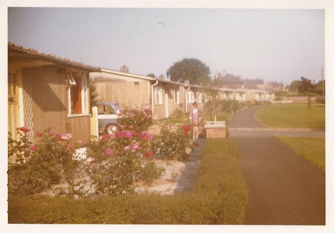 Islington Crescent prefabs, Wood End