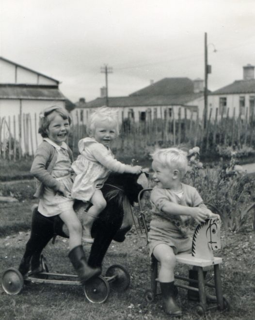 Early girlfriends, Essex Square, Salisbury | Keith Redding