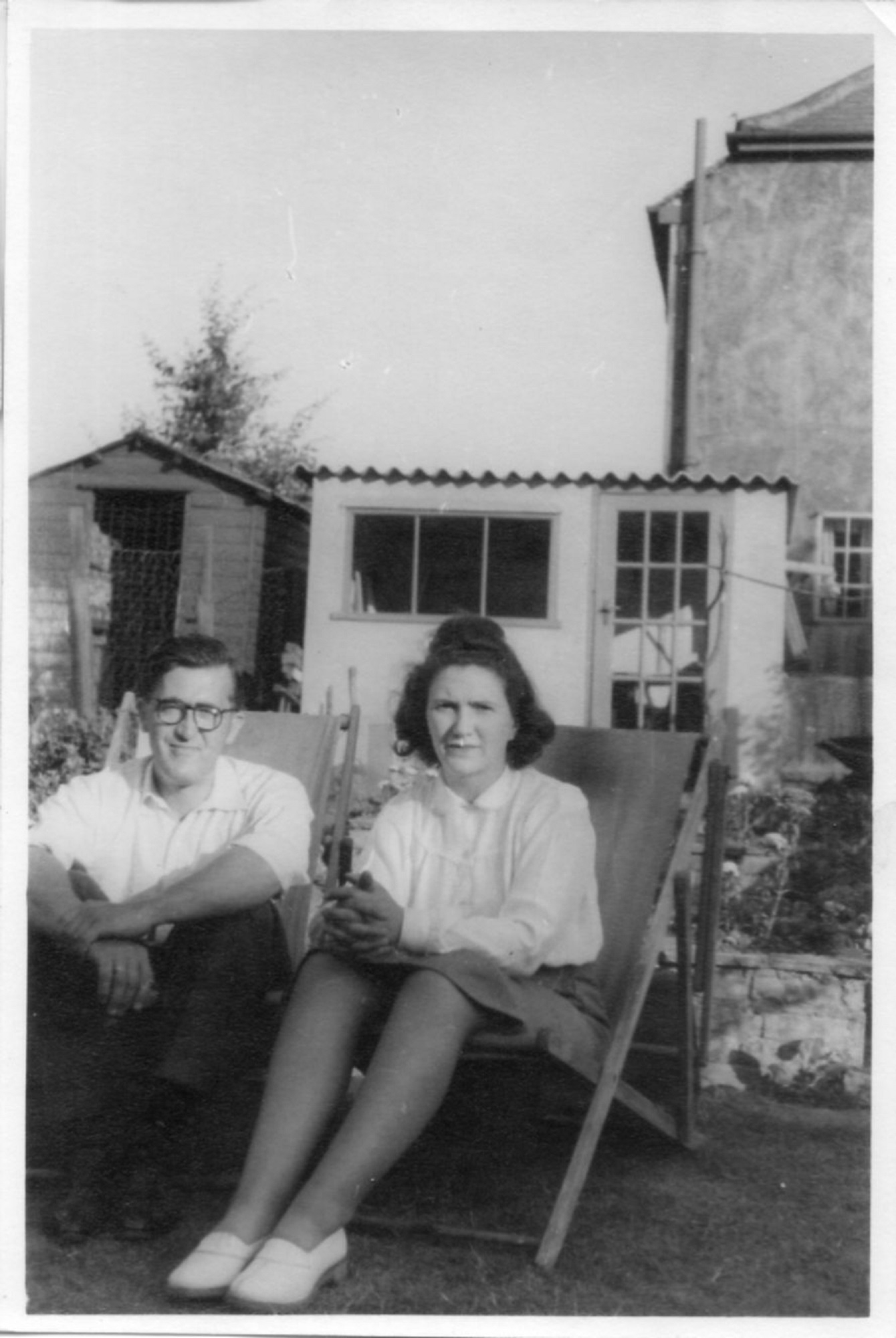 Robert and Annie Flanders. 7 Hind Grove, Poplar, E.14. late 1940s.