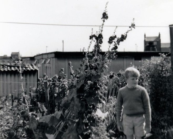 Prefab Garden, Seysell Street, London E14 | Geoffrey Hall